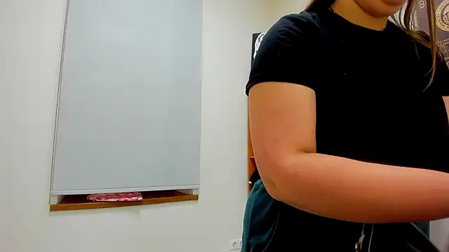 Maddinia's cam snapshot