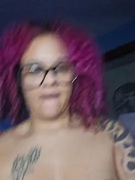 VelvetVixen_735's cam snapshot