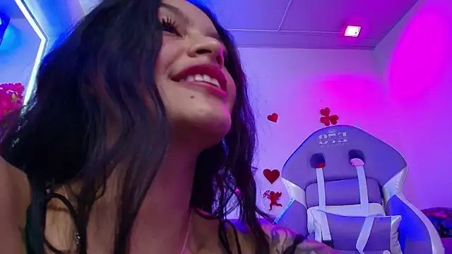 Maddie_T18's cam snapshot