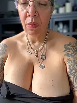 dieseldame1313 live sex cam