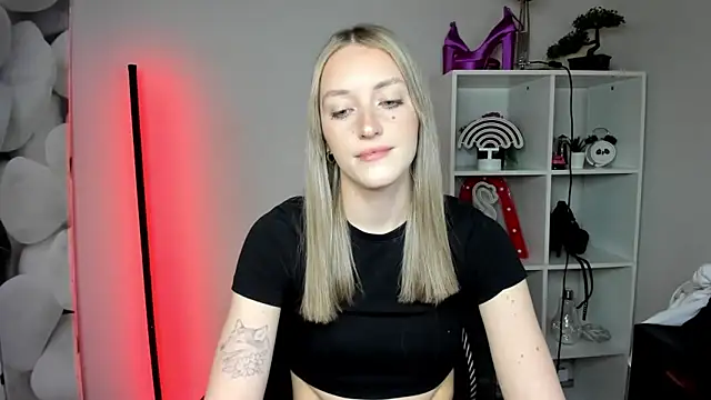 EvelynBlond live sex cam