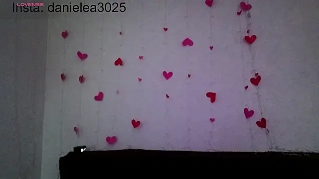 Sladkaya_2025's cam snapshot