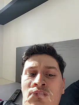 sunnyboy25 live sex cam