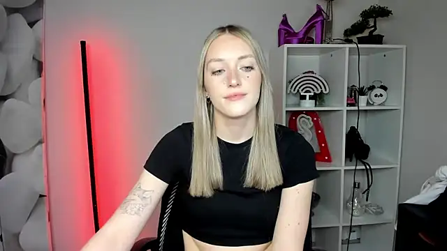 EvelynBlond's cam snapshot