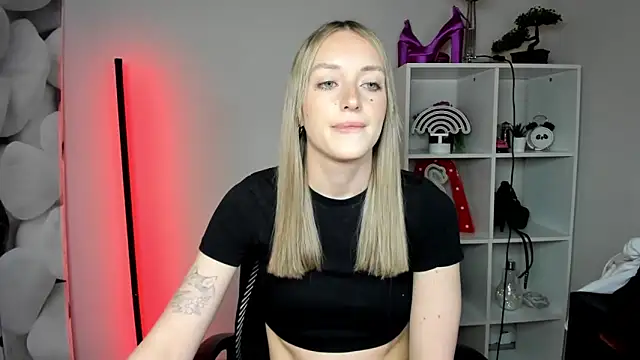 EvelynBlond live sex cam