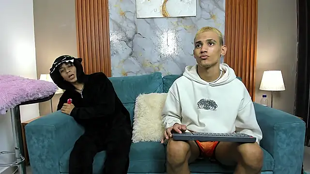 YUMMY_BRO live sex cam