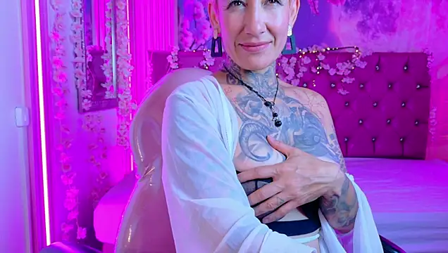 Everlyn_sexx's cam snapshot