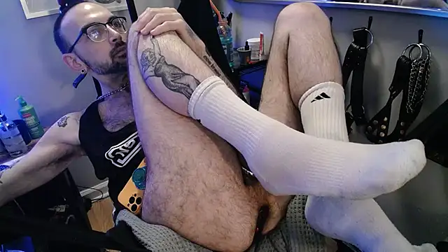 Girthywhereitmatters's cam snapshot