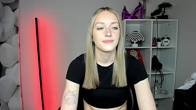 EvelynBlond's cam snapshot