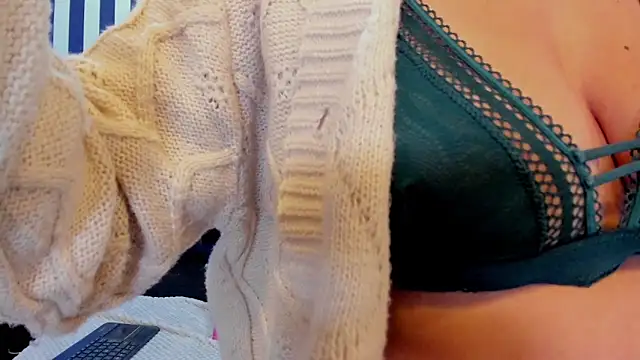 TherezaLarson's cam snapshot