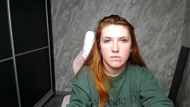 Reginasmilee live sex cam