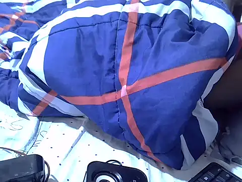 Just_Karu's cam snapshot