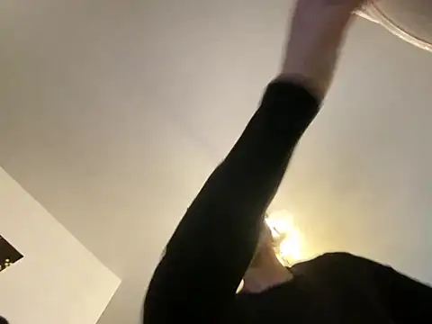 Marilou1983 live sex cam