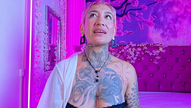 Everlyn_sexx's cam snapshot