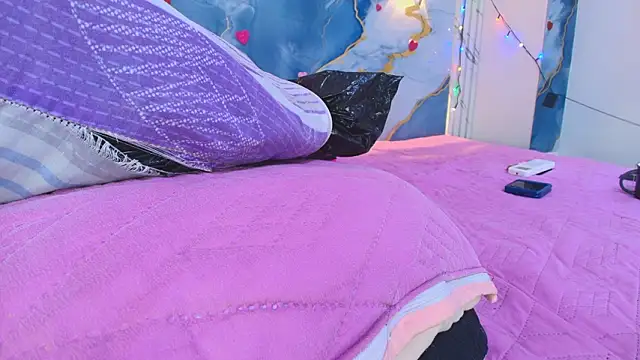 lorrayne_'s cam snapshot