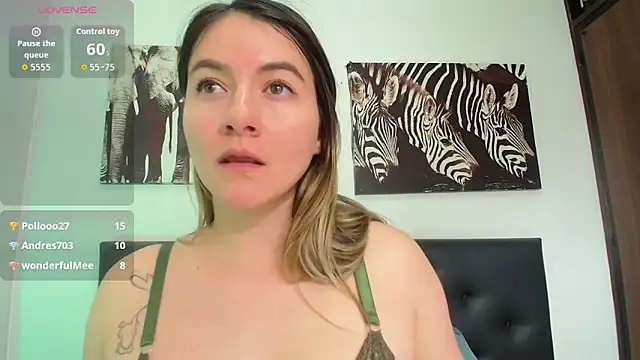 Katt_Cute's cam snapshot