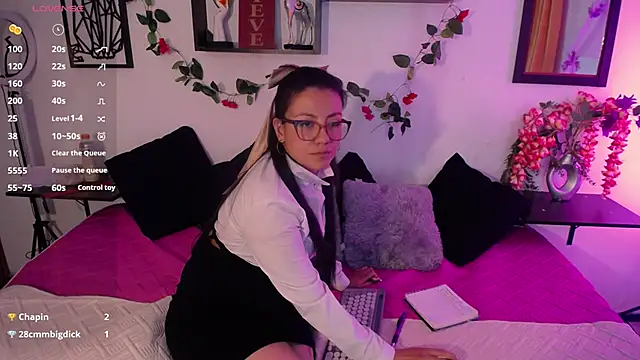 QueenRose94's cam snapshot