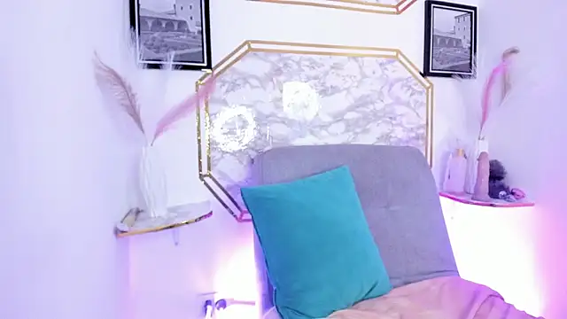 karlaaa__ live sex cam