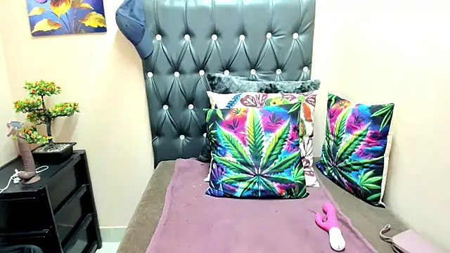 Temptressqeen live sex cam