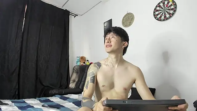 troy_rouge live sex cam