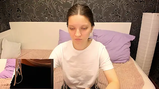 MelaniGrand live sex cam