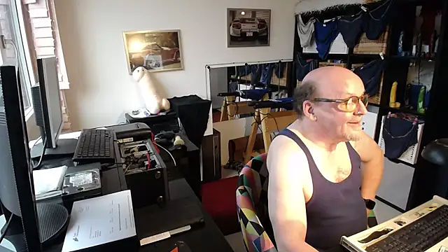 wankcellar live sex cam