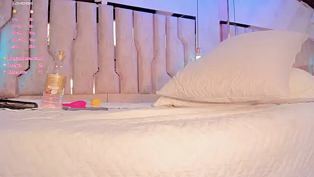 ari_monet live sex cam