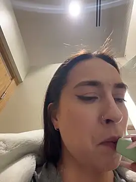 Holly_Play live sex cam