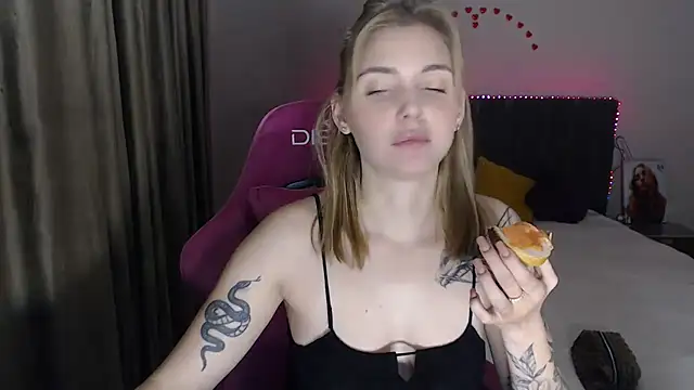 Candy-Love2's cam snapshot