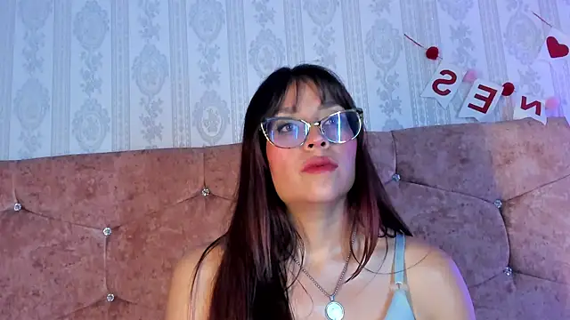 Chloe_Miiler's cam snapshot