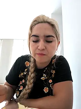 violet-grey's cam snapshot