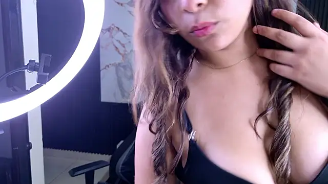 Sophie19__'s cam snapshot