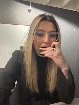 Isabella_Varella live sex cam