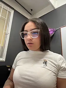 Alyha_Cortes live sex cam