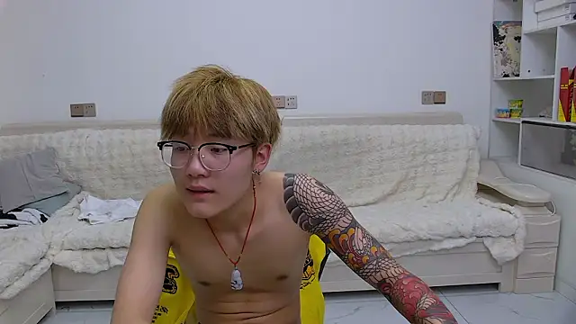 KK-cuteboy live sex cam