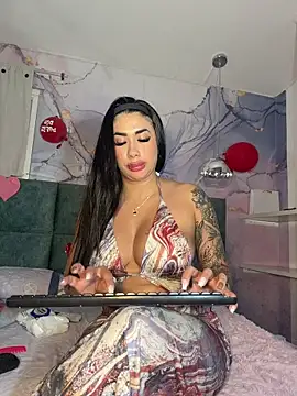 kiim_taaylor live sex cam