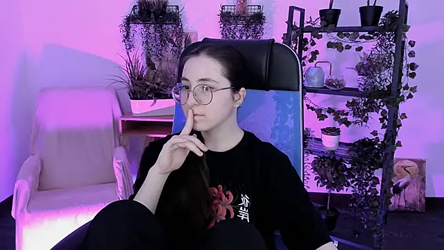 VirtuallVoyant live sex cam