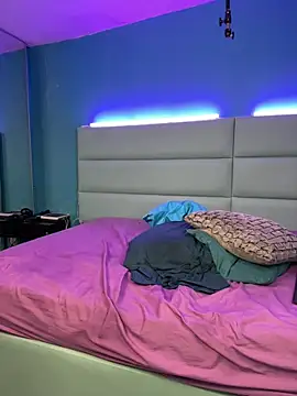 abrilandjulian's cam snapshot