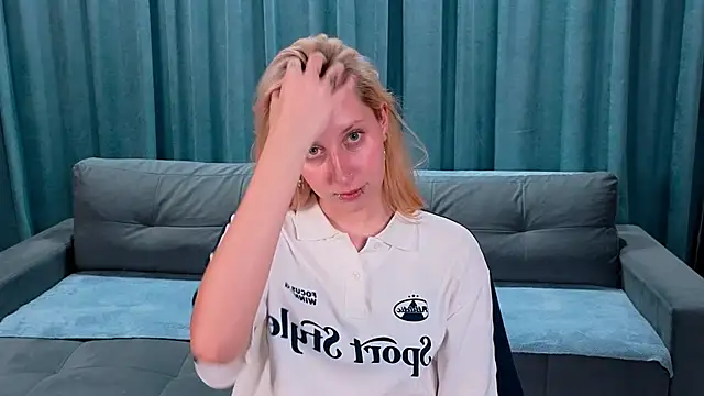 EmilyReyess's cam snapshot