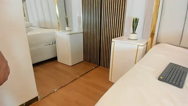 Sweet_kitty1_'s cam snapshot