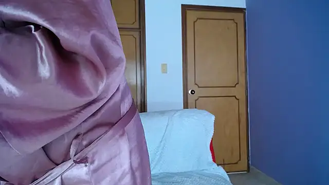 sophia_ny's cam snapshot