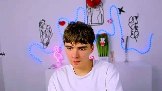 emil_lucky live sex cam