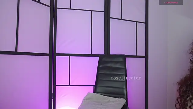 roselinedior live sex cam