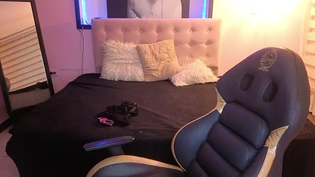 Sara_valderrama_'s cam snapshot