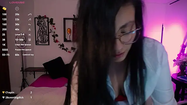 QueenRose94's cam snapshot