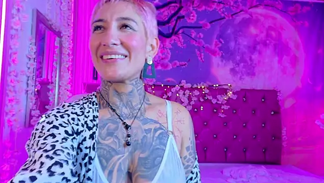 Everlyn_sexx's cam snapshot