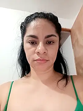 luna_pinky's cam snapshot