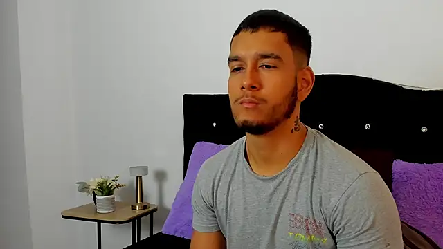 ander_montoyaa live sex cam