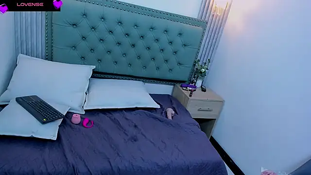 ScarletDollxxx's cam snapshot