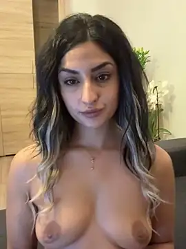 Mia_spicyy's cam snapshot